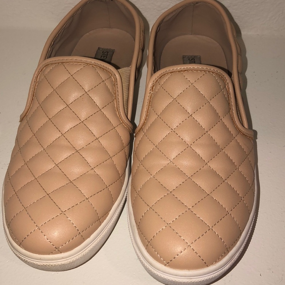 STEVE MADDEN NUDE ECENTRCQ SLIP ON 7.5